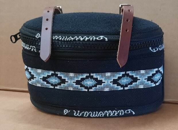 Cattleman&rsquo;s Pommel bag blue beads